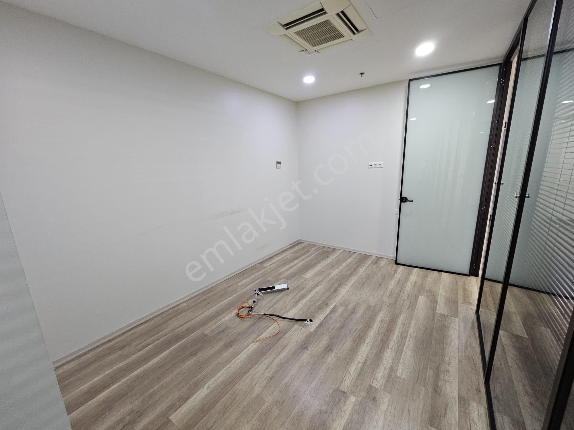 Maltepe Ofistanbul Plaza'da 125 M2 İskanlı 3+1 Kiralık Ofis - Görsel 20