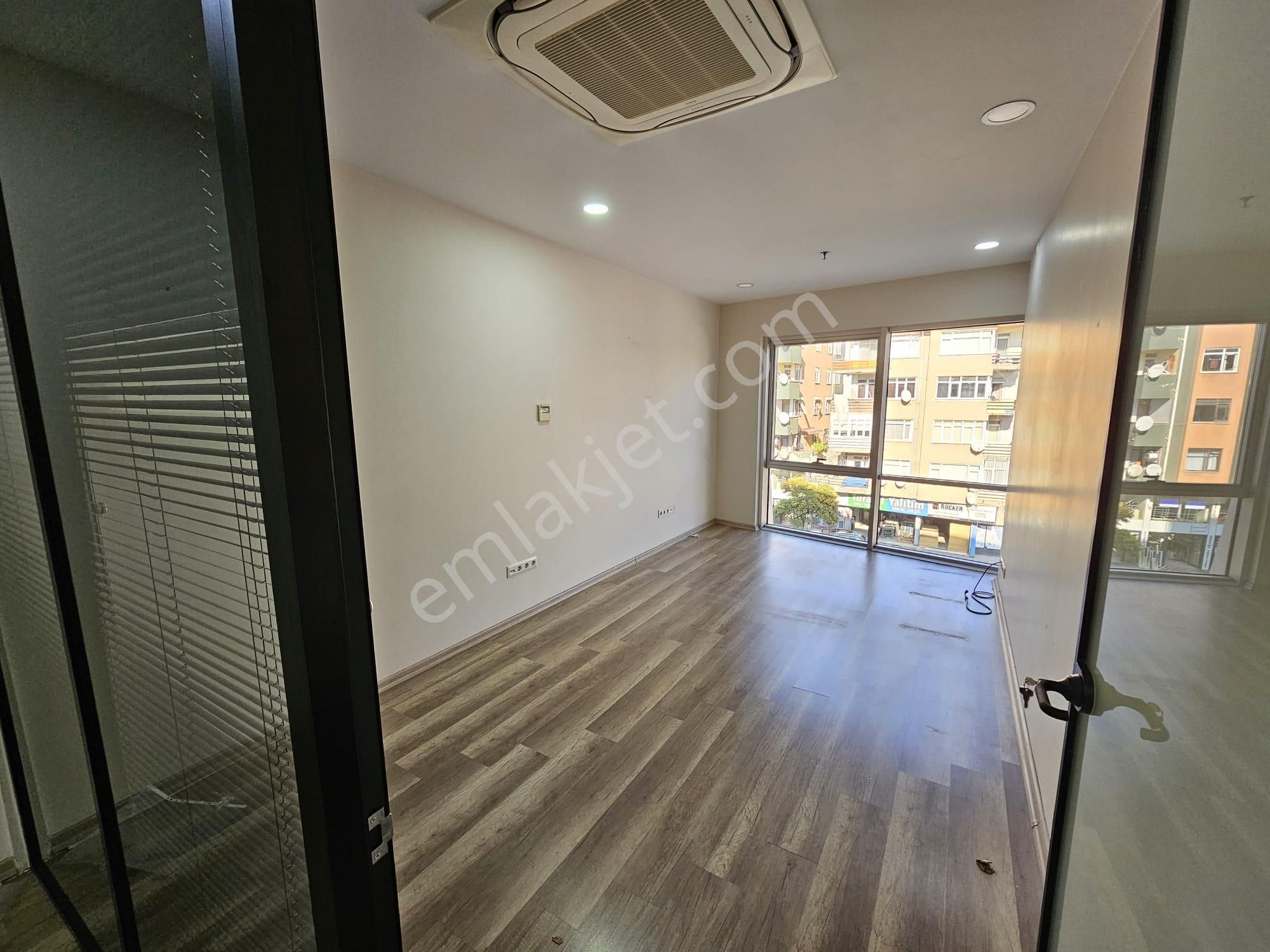 Maltepe Ofistanbul Plaza'da 125 M2 İskanlı 3+1 Kiralık Ofis - Görsel 34