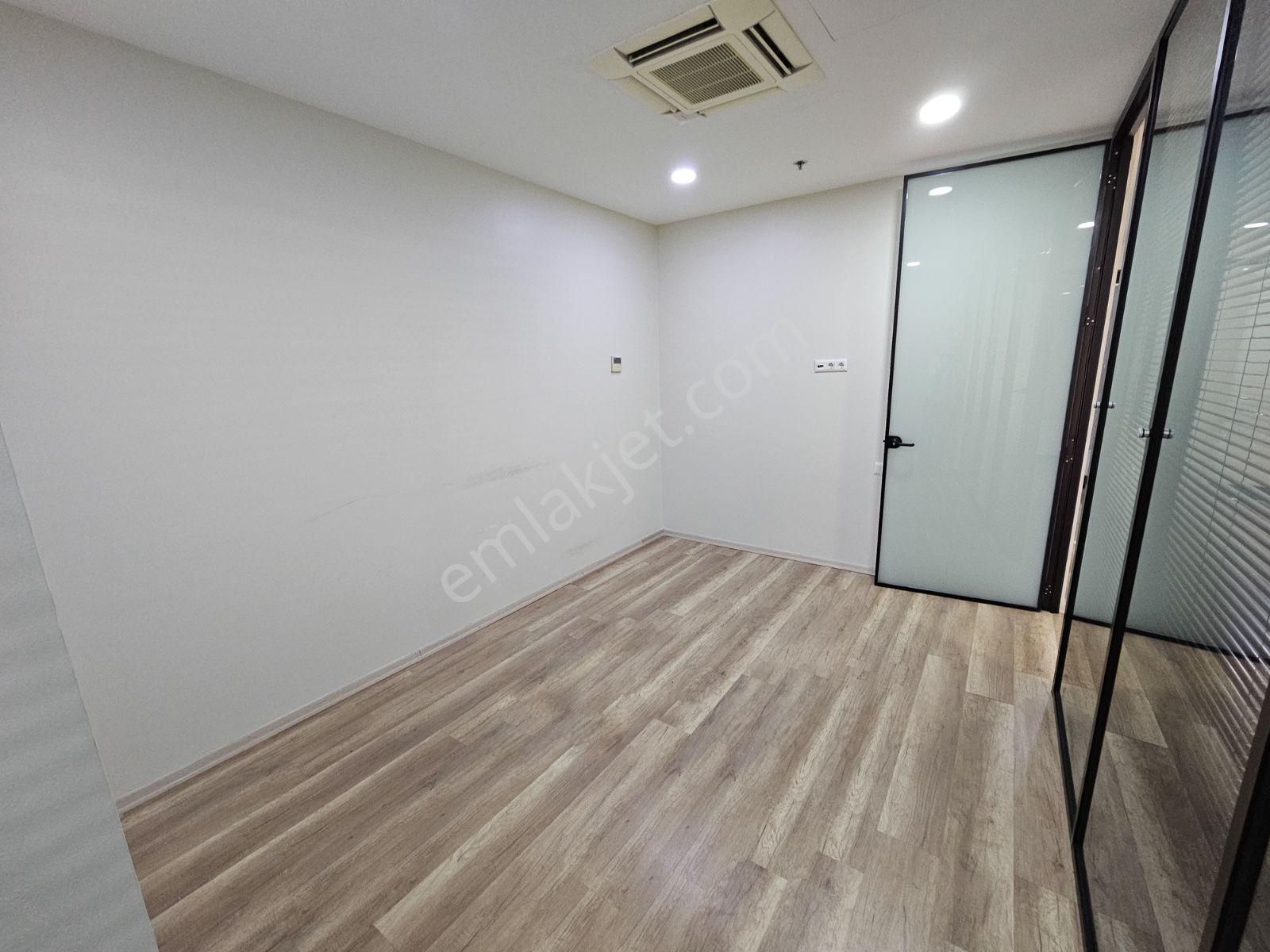 Maltepe Ofistanbul Plaza'da 125 M2 İskanlı 3+1 Kiralık Ofis - Görsel 28