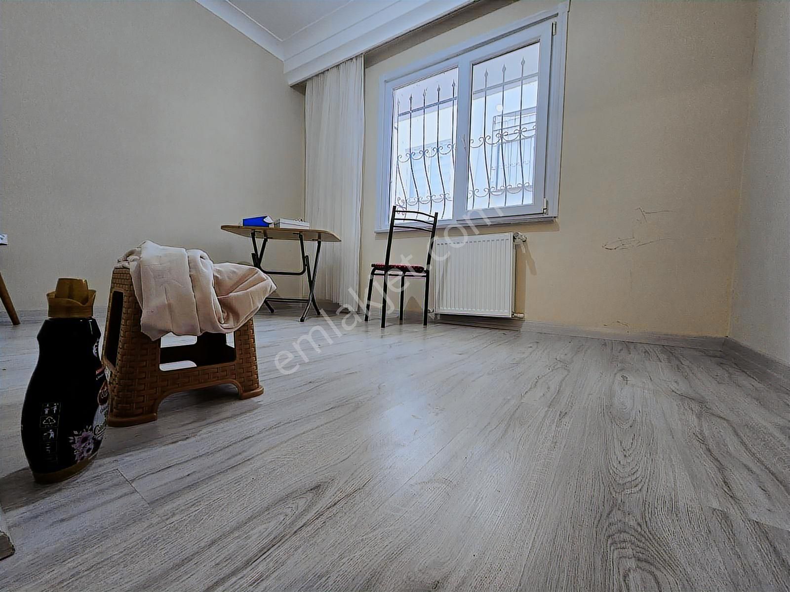 Kiralık 2+1 Camları Yüksek Merkezi Yerde Ulaşımı Rahat Daire - Görsel 4