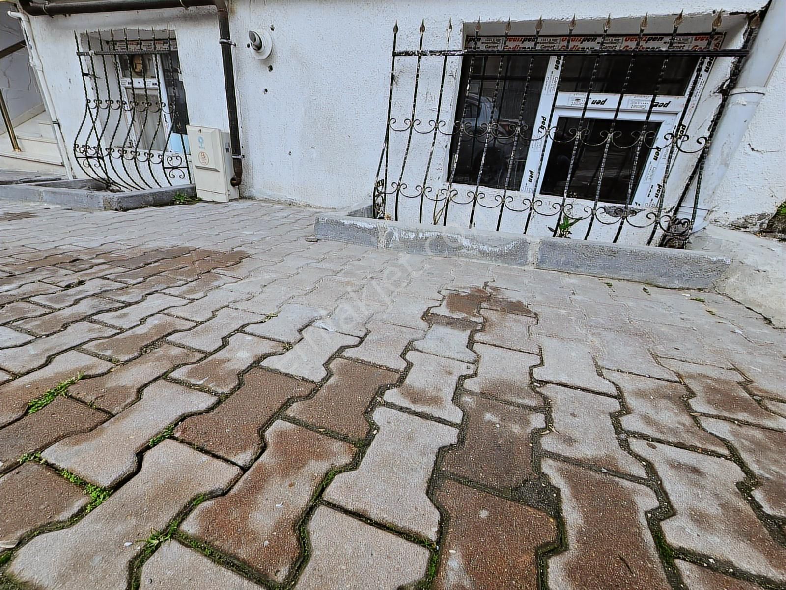 Kiralık 2+1 Camları Yüksek Merkezi Yerde Ulaşımı Rahat Daire - Görsel 2