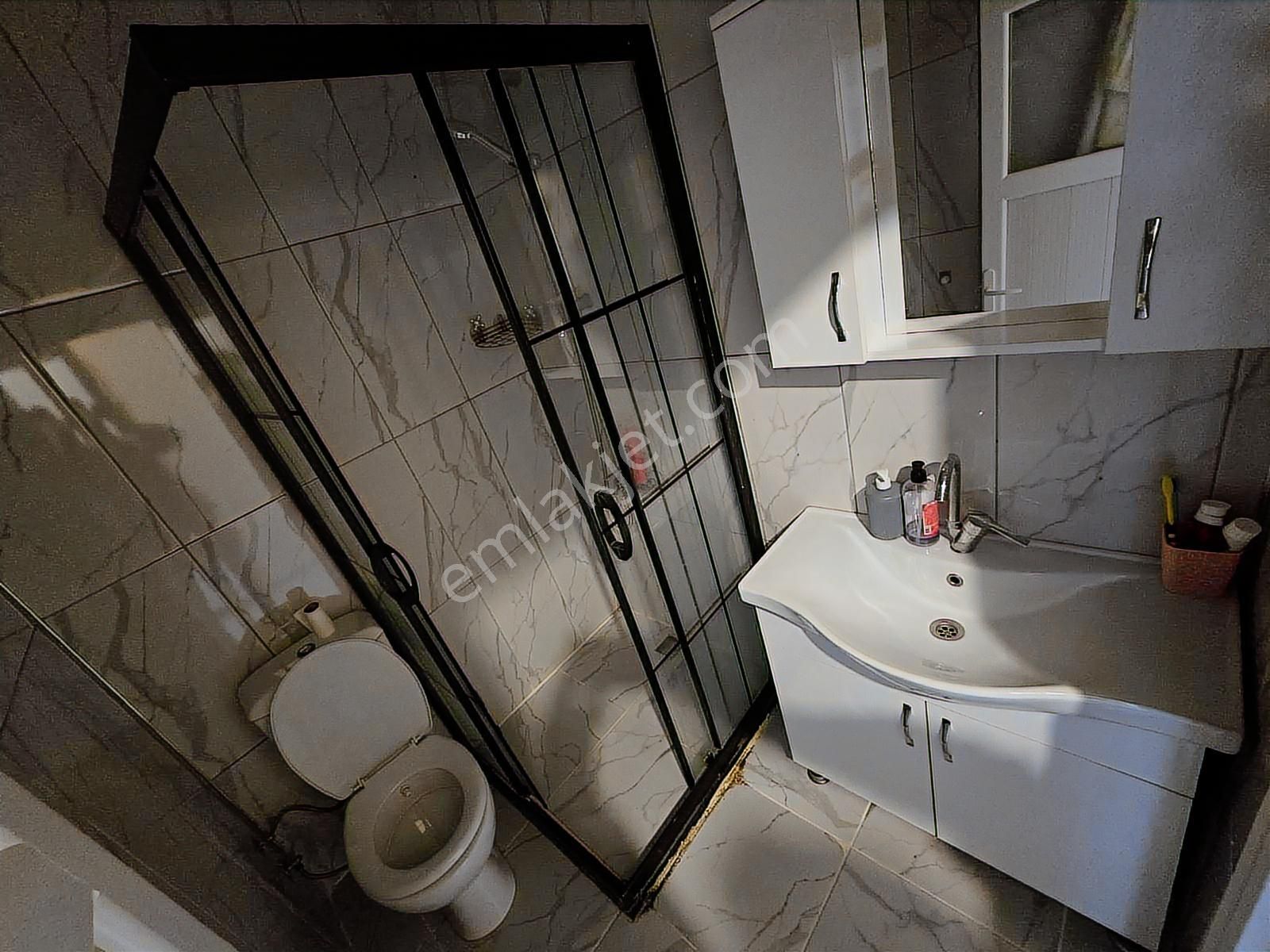 Kiralık 2+1 Camları Yüksek Merkezi Yerde Ulaşımı Rahat Daire - Görsel 17