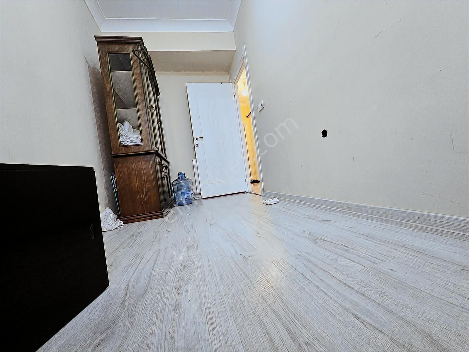 Kiralık 2+1 Camları Yüksek Merkezi Yerde Ulaşımı Rahat Daire - Görsel 8