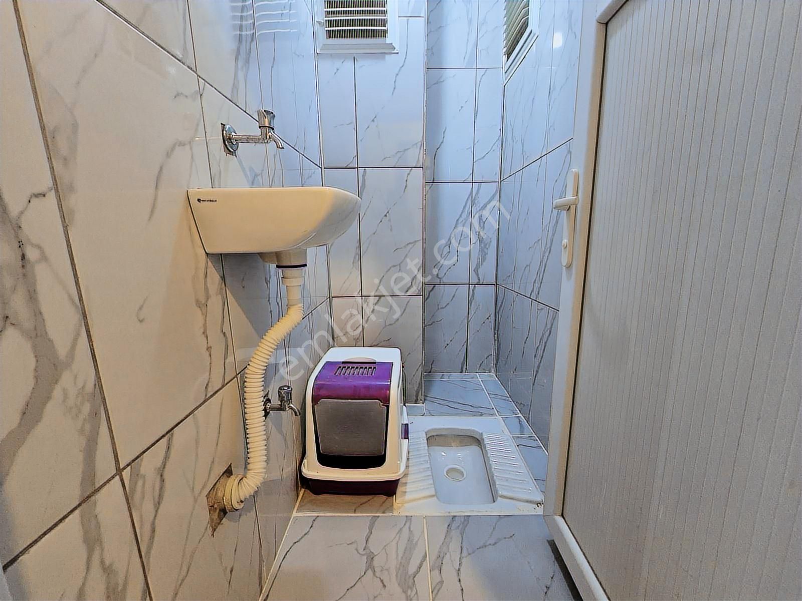 Kiralık 2+1 Camları Yüksek Merkezi Yerde Ulaşımı Rahat Daire - Görsel 7