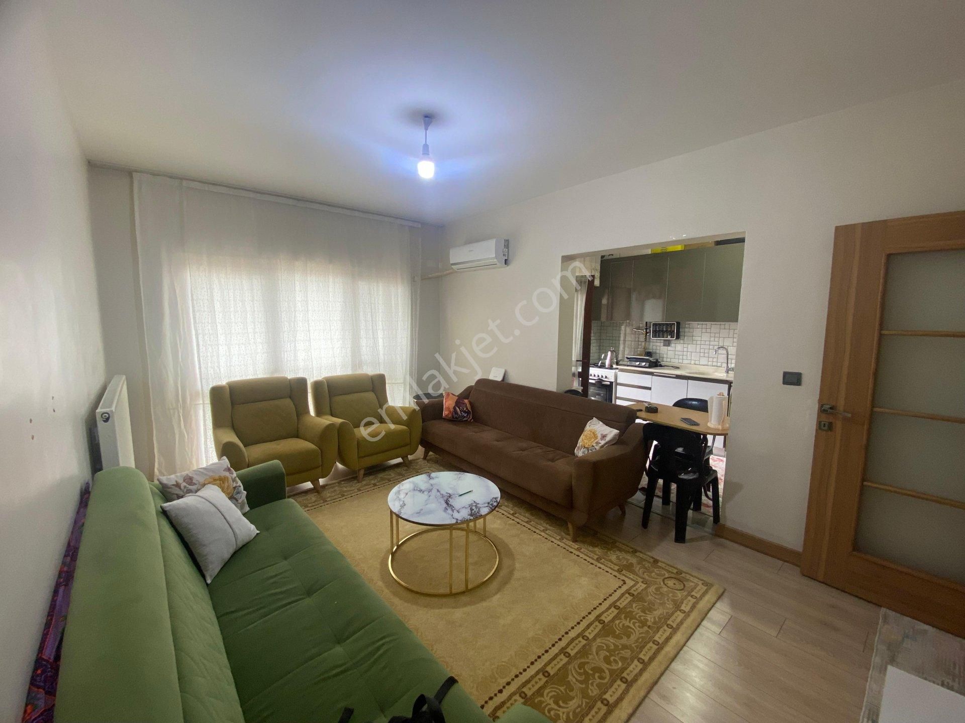 Üçkuyularda Ara Kat Satılık 2+1 Daire