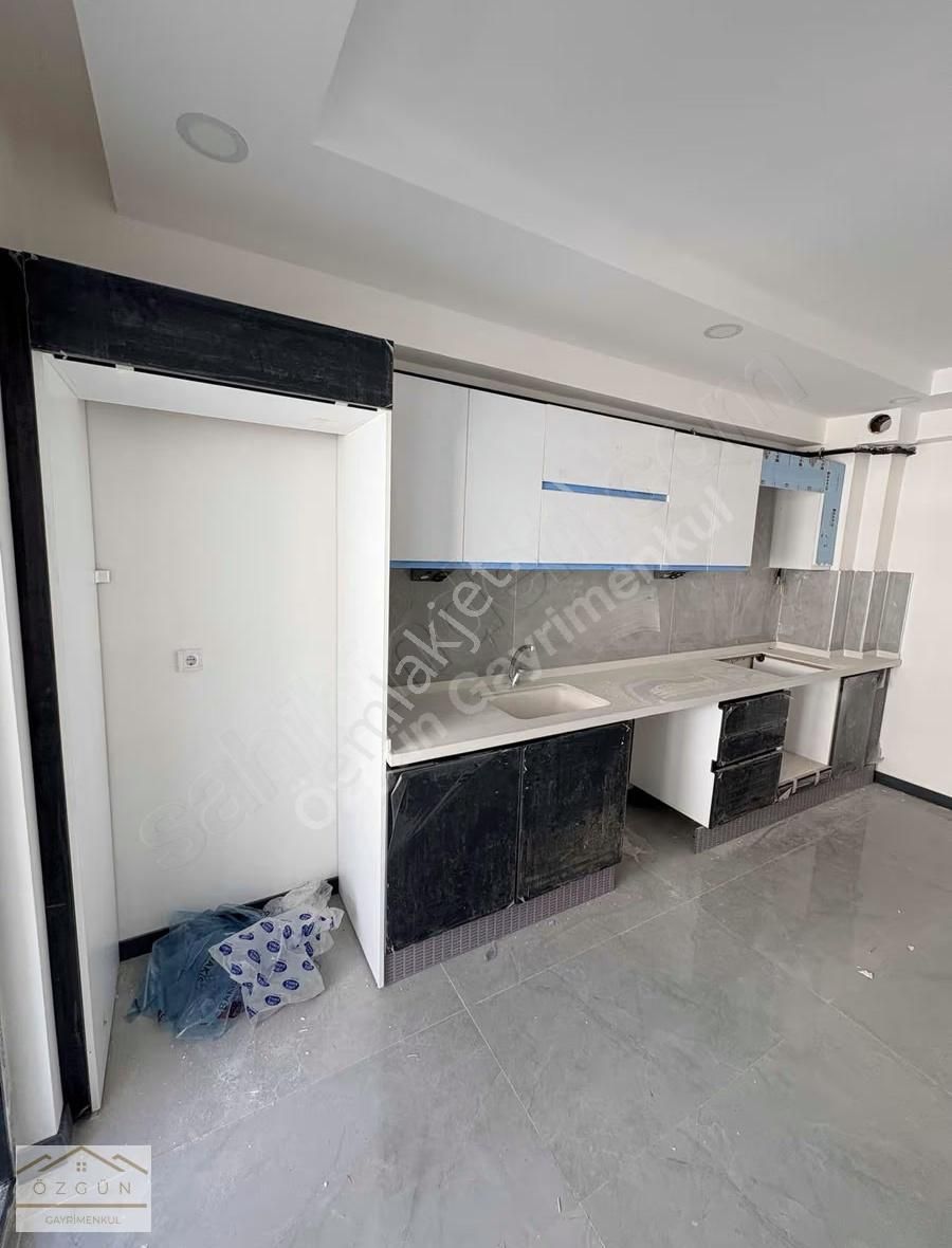 Sütlüce Mahallesinde 2+1 Daire - Görsel 2