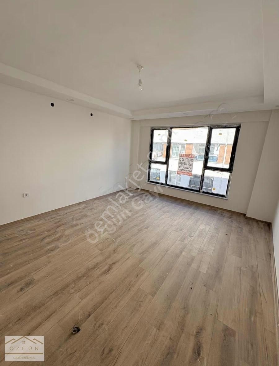 Sütlüce Mahallesinde 2+1 Daire