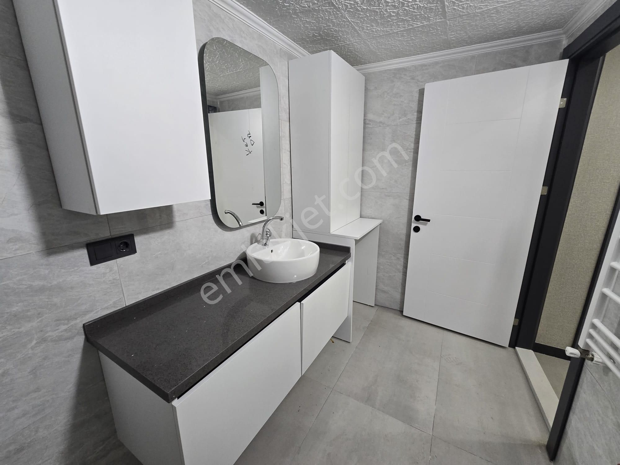 Balçovada Ana Cadde Üzeri Doğal Gazlı Satılık 3+1 Daire - Görsel 5