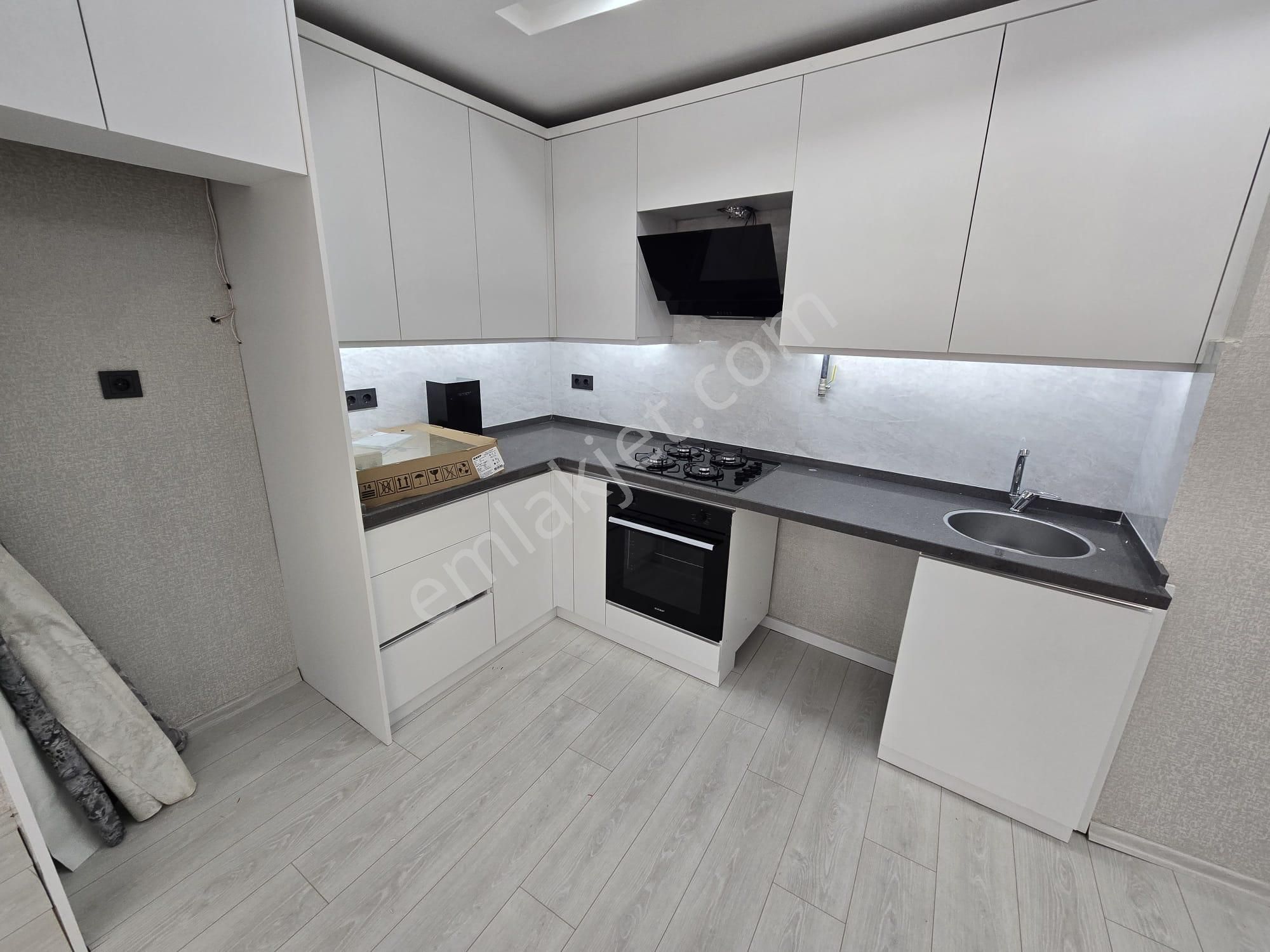 Balçovada Ana Cadde Üzeri Doğal Gazlı Satılık 3+1 Daire - Görsel 18