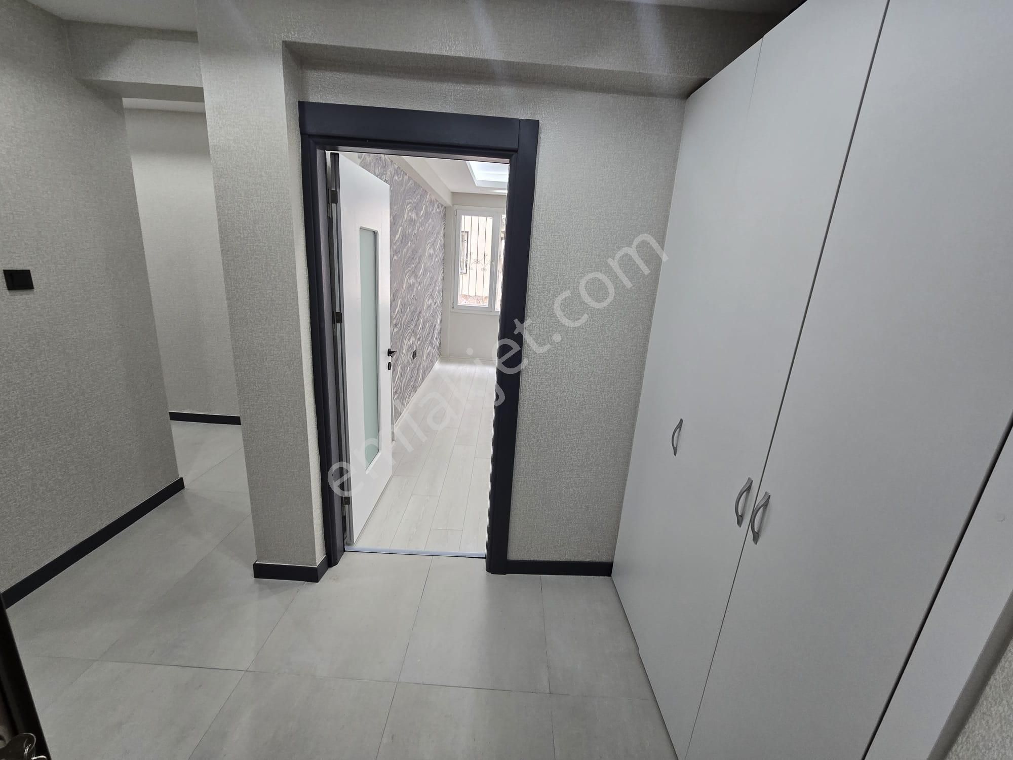 Balçovada Ana Cadde Üzeri Doğal Gazlı Satılık 3+1 Daire - Görsel 17