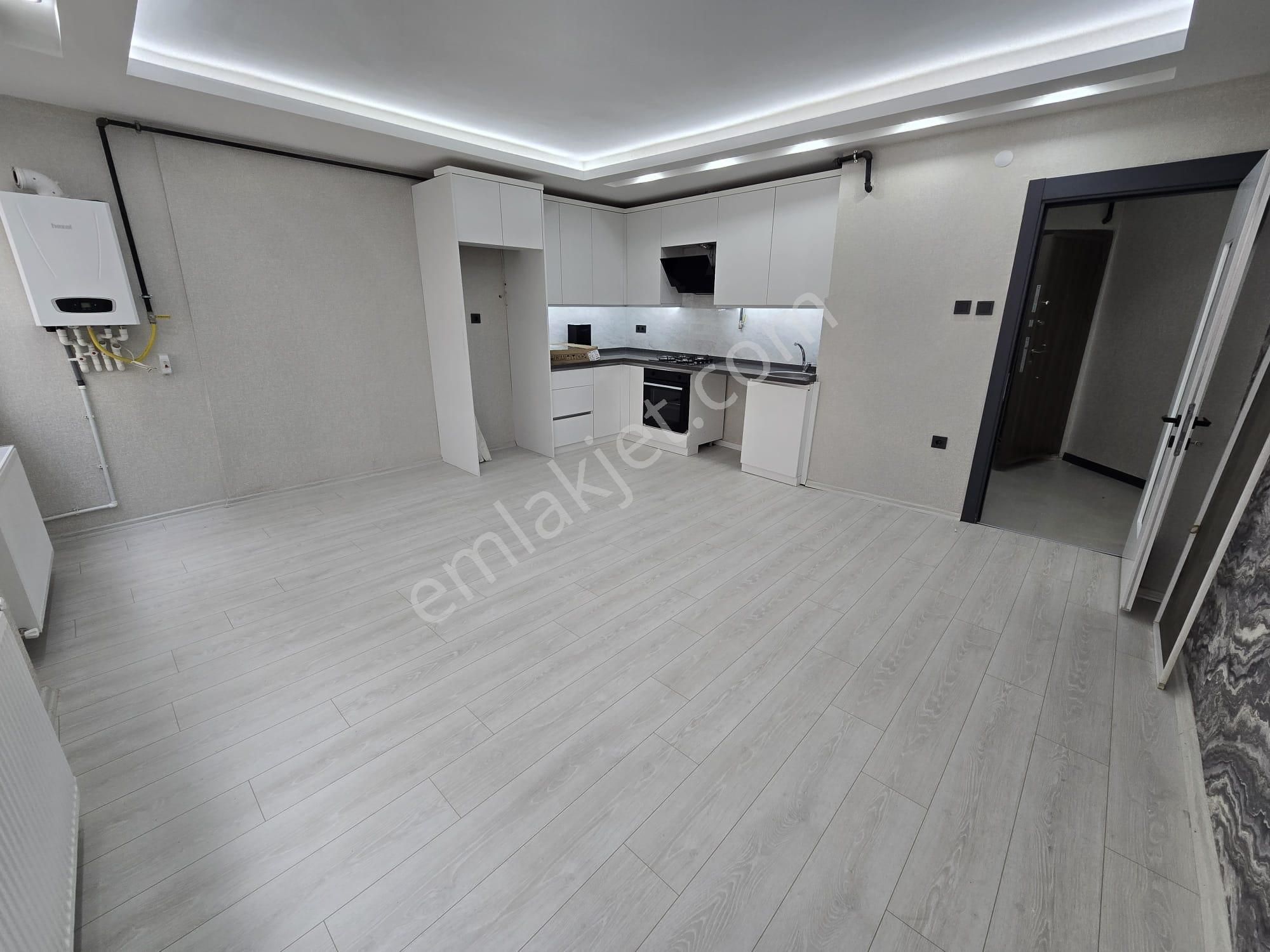 Balçovada Ana Cadde Üzeri Doğal Gazlı Satılık 3+1 Daire - Görsel 13