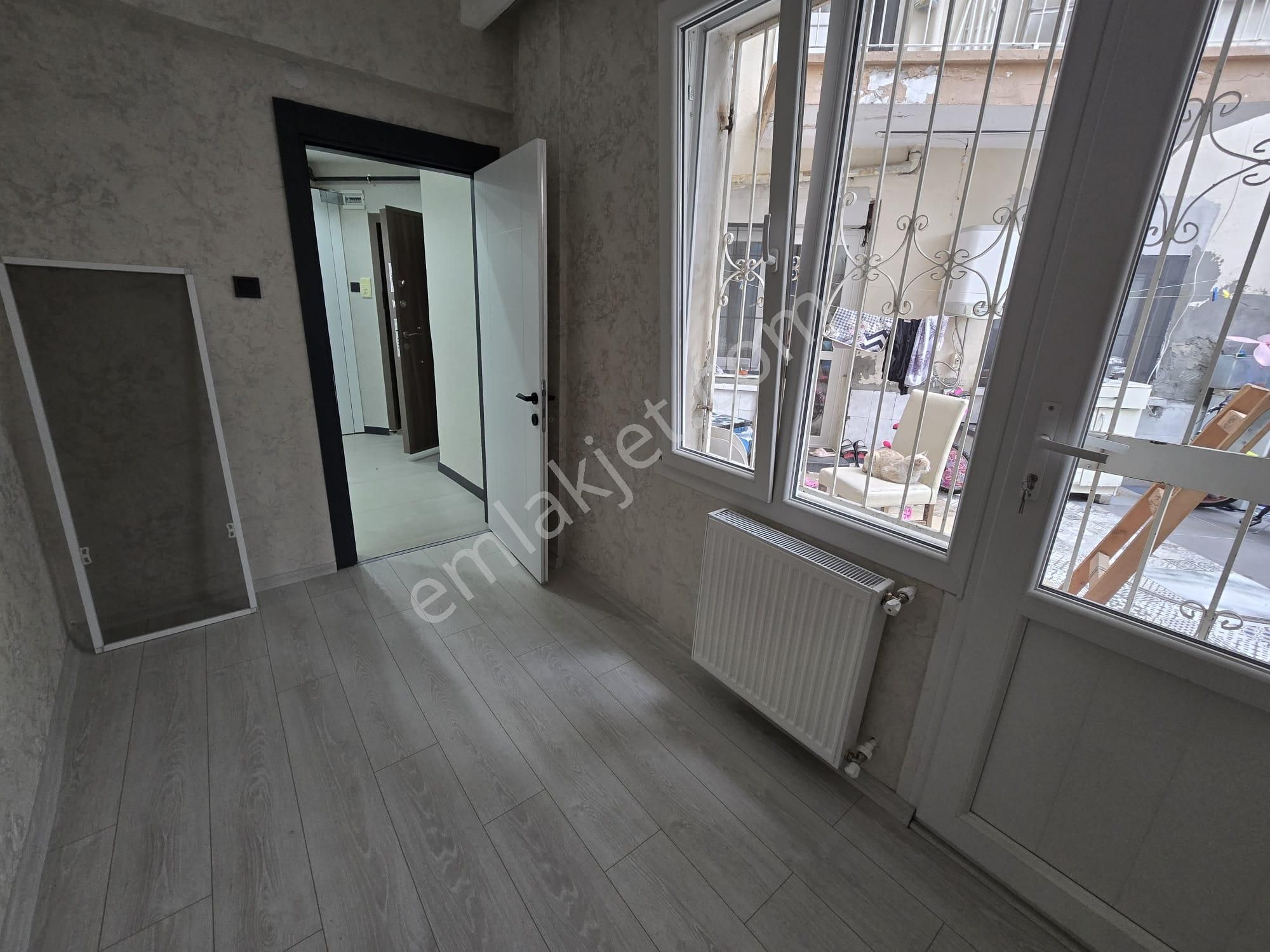 Balçovada Ana Cadde Üzeri Doğal Gazlı Satılık 3+1 Daire - Görsel 16