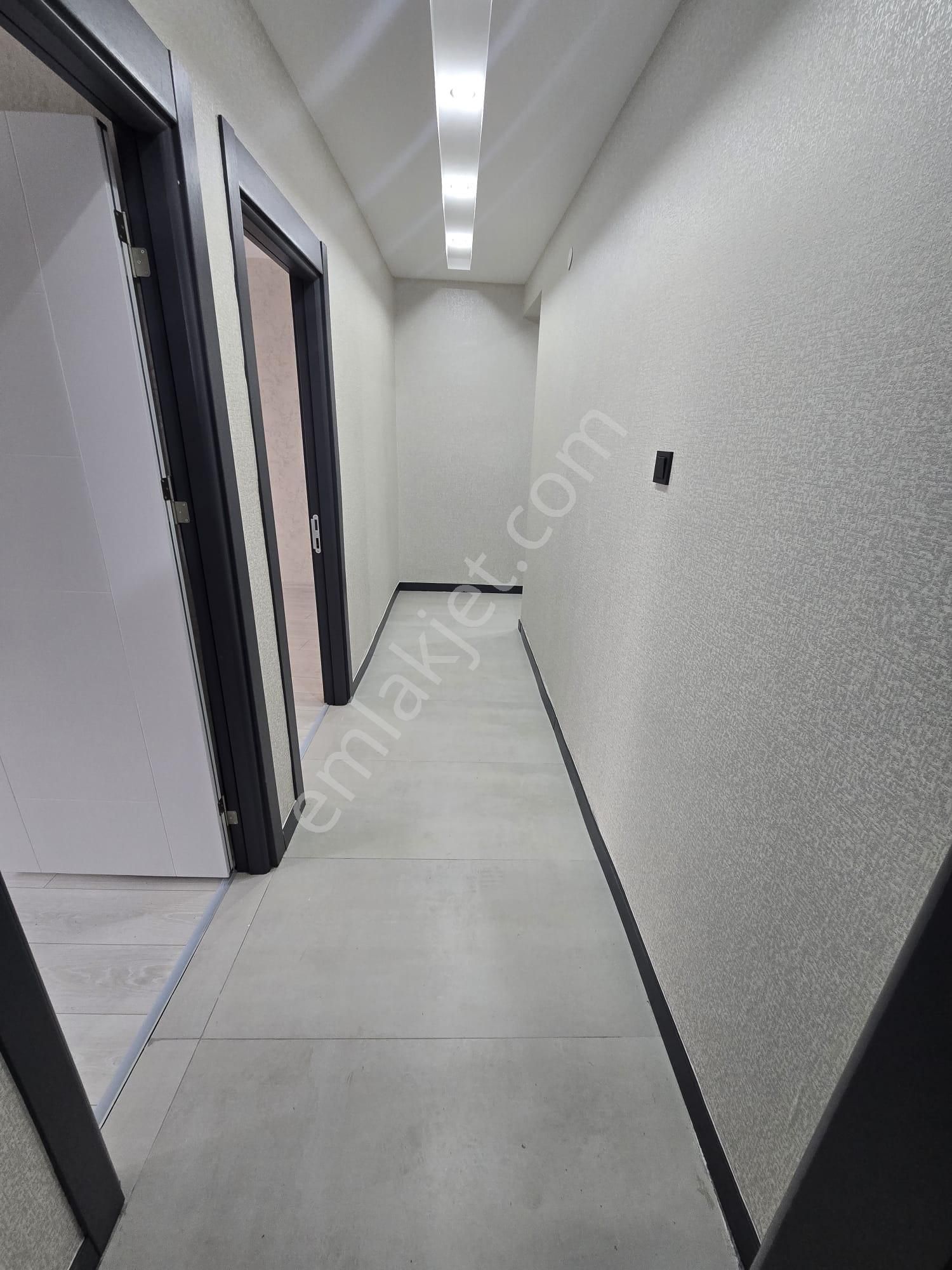 Balçovada Ana Cadde Üzeri Doğal Gazlı Satılık 3+1 Daire - Görsel 12