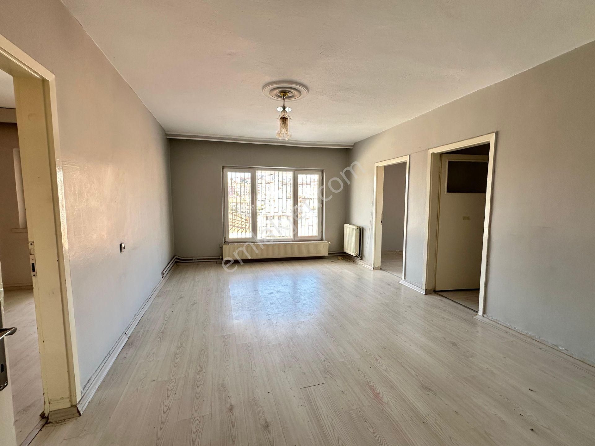 Uzman Emlak'tan 19 Mayıs Mh.de Yapılı Bahçe Katı 3+1 Daire