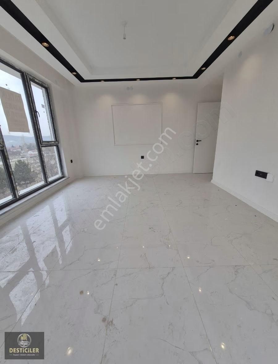 Hg-179 Çamlıca Mah. Önü Açık Birlik Cd. 3+1 Daireler - Görsel 19