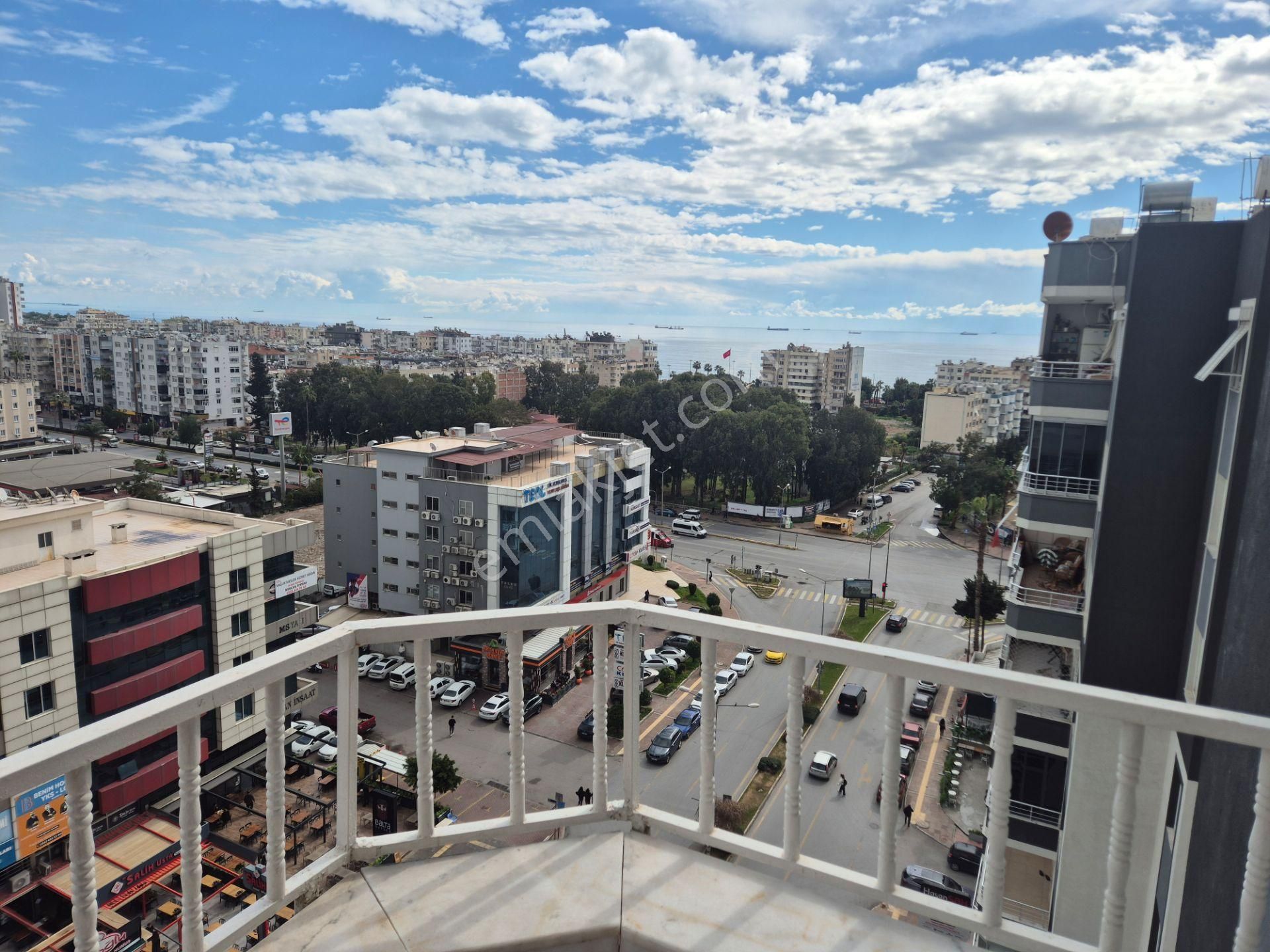 Prestijden Aydınlıkevler'de Deniz Manzaralı Doğalgazlı 3+1 Daire