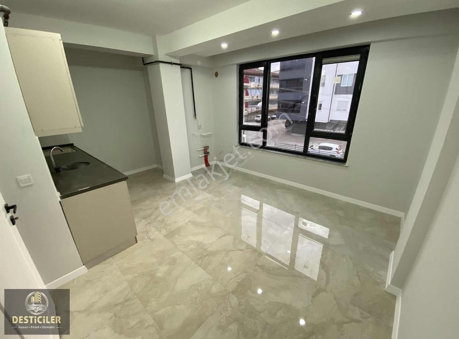 Au-şirintepede Cadde Üstü-ayrık Nizam-köşe Bina-geniş 1+1 Daire