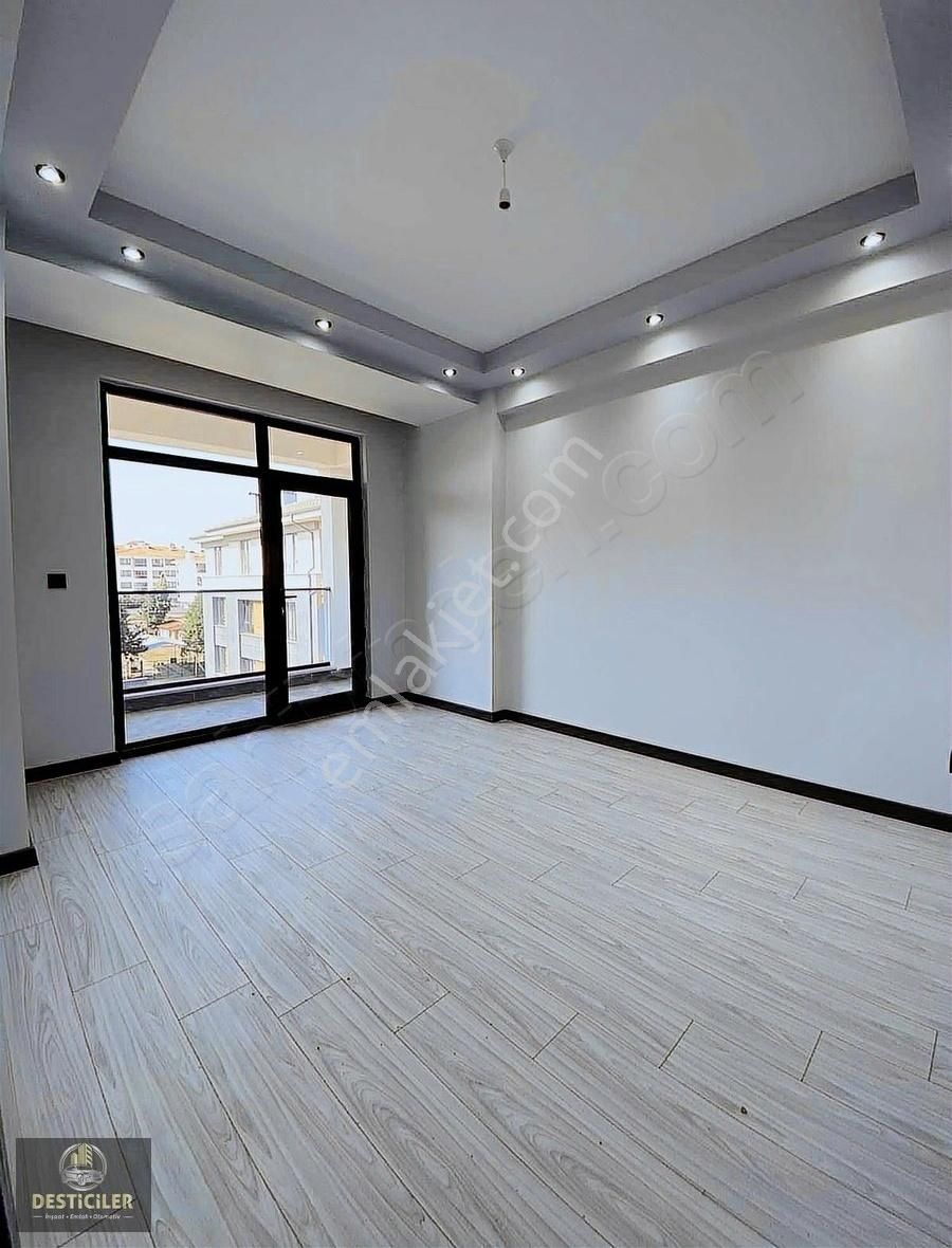 Yk-desticiler'den Birlik Cd. Yakını Özel Garajlı Ferah 3+1 Daire - Görsel 7