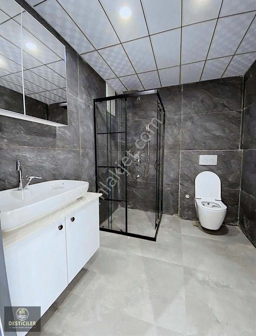 Yk-desticiler'den Birlik Cd. Yakını Özel Garajlı Ferah 3+1 Daire - Görsel 2
