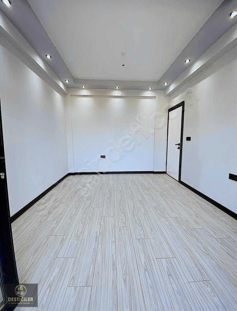 Yk-desticiler'den Birlik Cd. Yakını Özel Garajlı Ferah 3+1 Daire - Görsel 17
