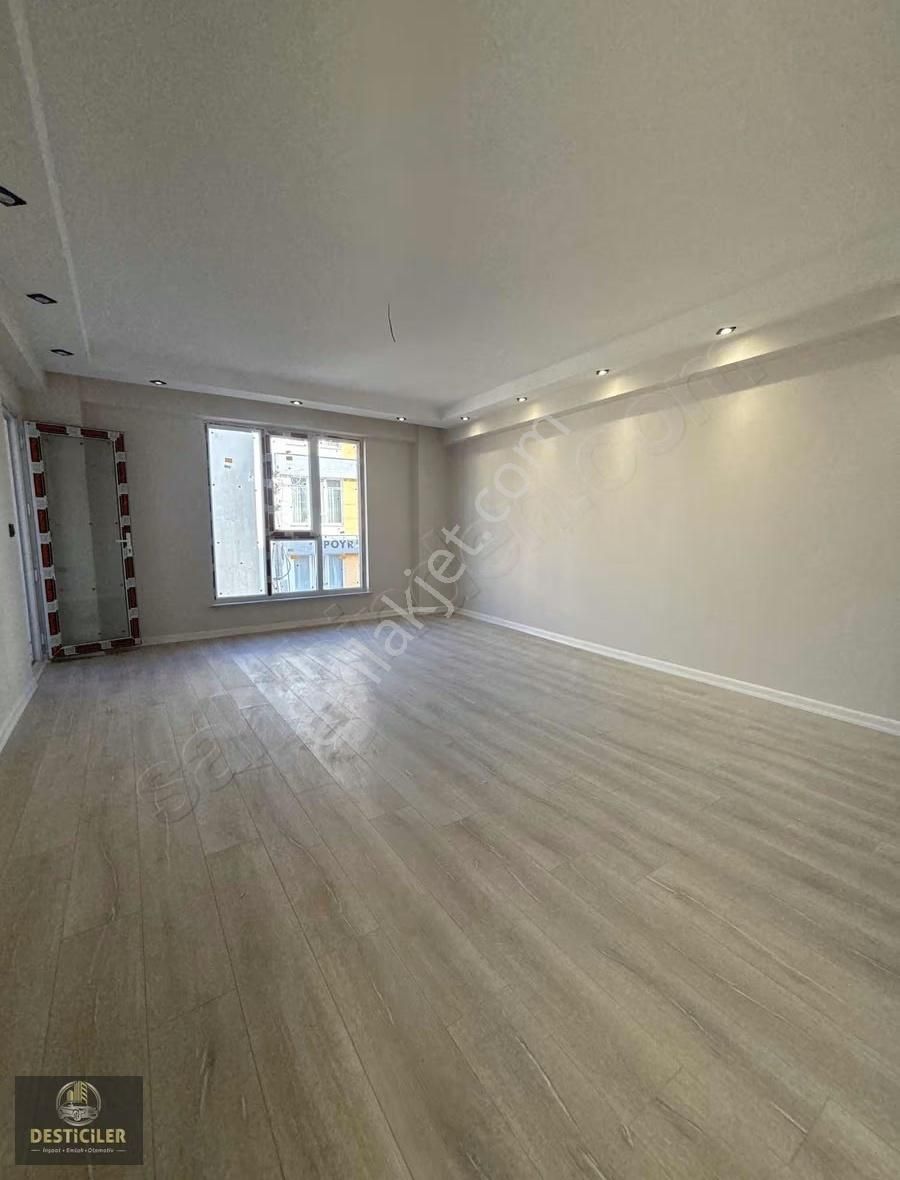 Yk-emek Mah Ertaş Blv. Yakını Satılık Geniş 3+1 Daire