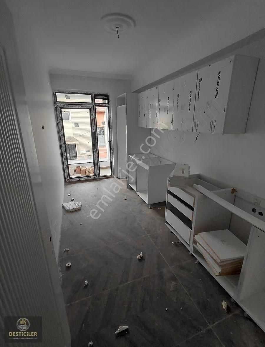 Lt-desticiler Candanel Sokak Ve Şehir Hastanesi Yakını 2+0