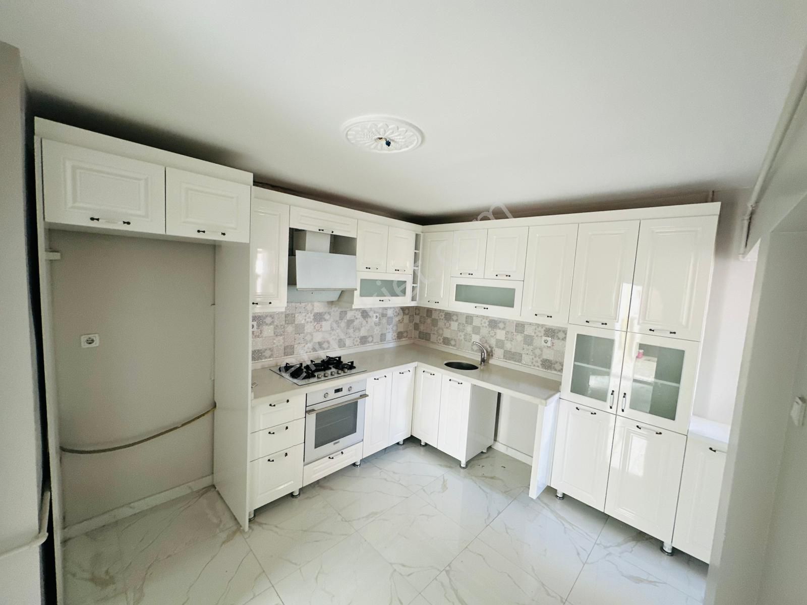 Sincan Ahmesut Bulvarı Dorapark Karşında Geniş 3+1 Kiralık Daire - Görsel 34