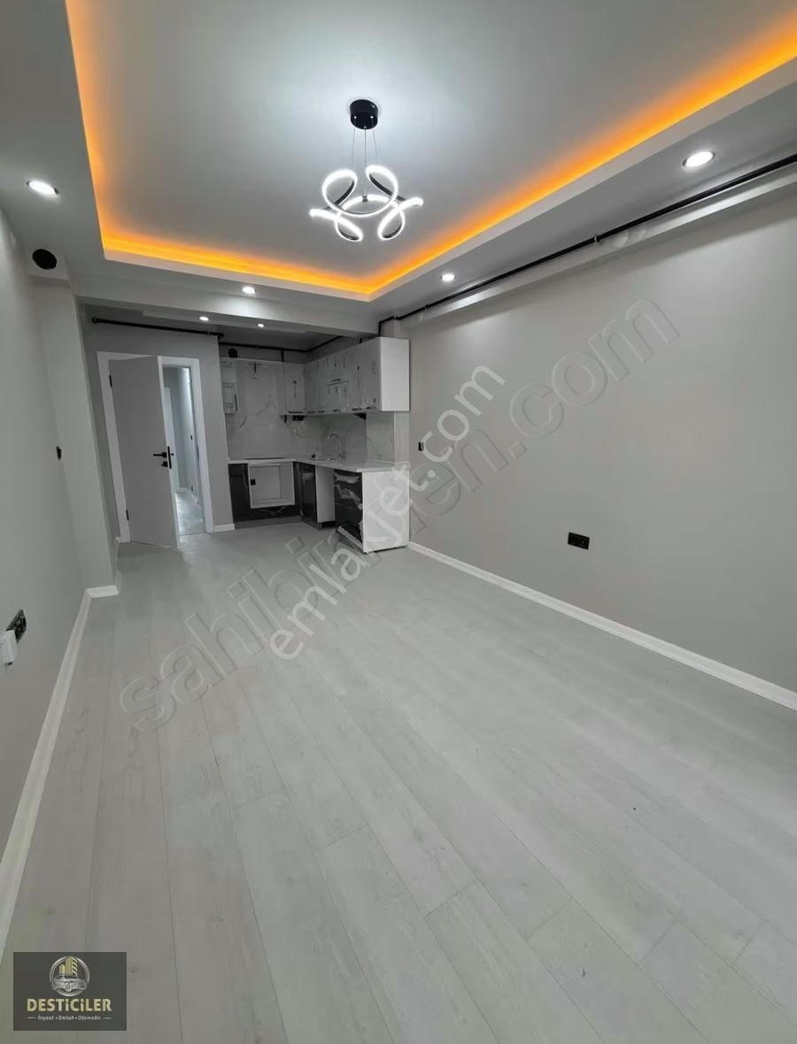 Om-birlik Caddesi Yakını Satılık Geniş Lüks 1+1 Daire - Görsel 5