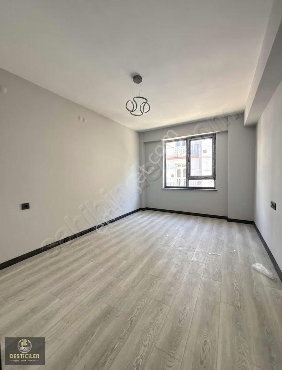 Om-desticiler Gaffar Okkan Caddesi Yakını 3+1 Lüks Daire - Görsel 5