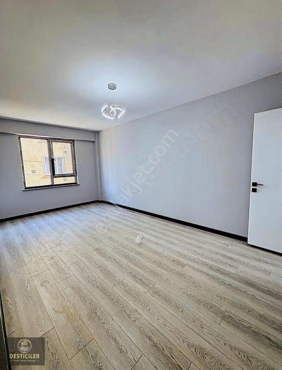 Om-desticiler Gaffar Okkan Caddesi Yakını 3+1 Lüks Daire - Görsel 11