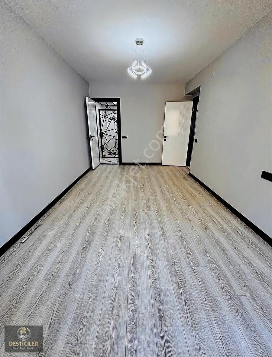 Om-desticiler Gaffar Okkan Caddesi Yakını 3+1 Lüks Daire - Görsel 14