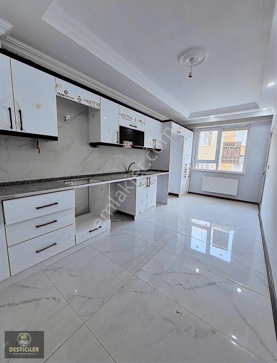 Hg-158 Ertaş Cd. Ve Kapalı Pazar Yakını 3+1 Arakat Sıfır Daire