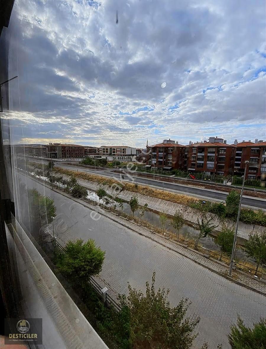 Au-aileler İçin İdeal Palmiye Evlerinde 4+1 180m2 Konforlu Daire - Görsel 3