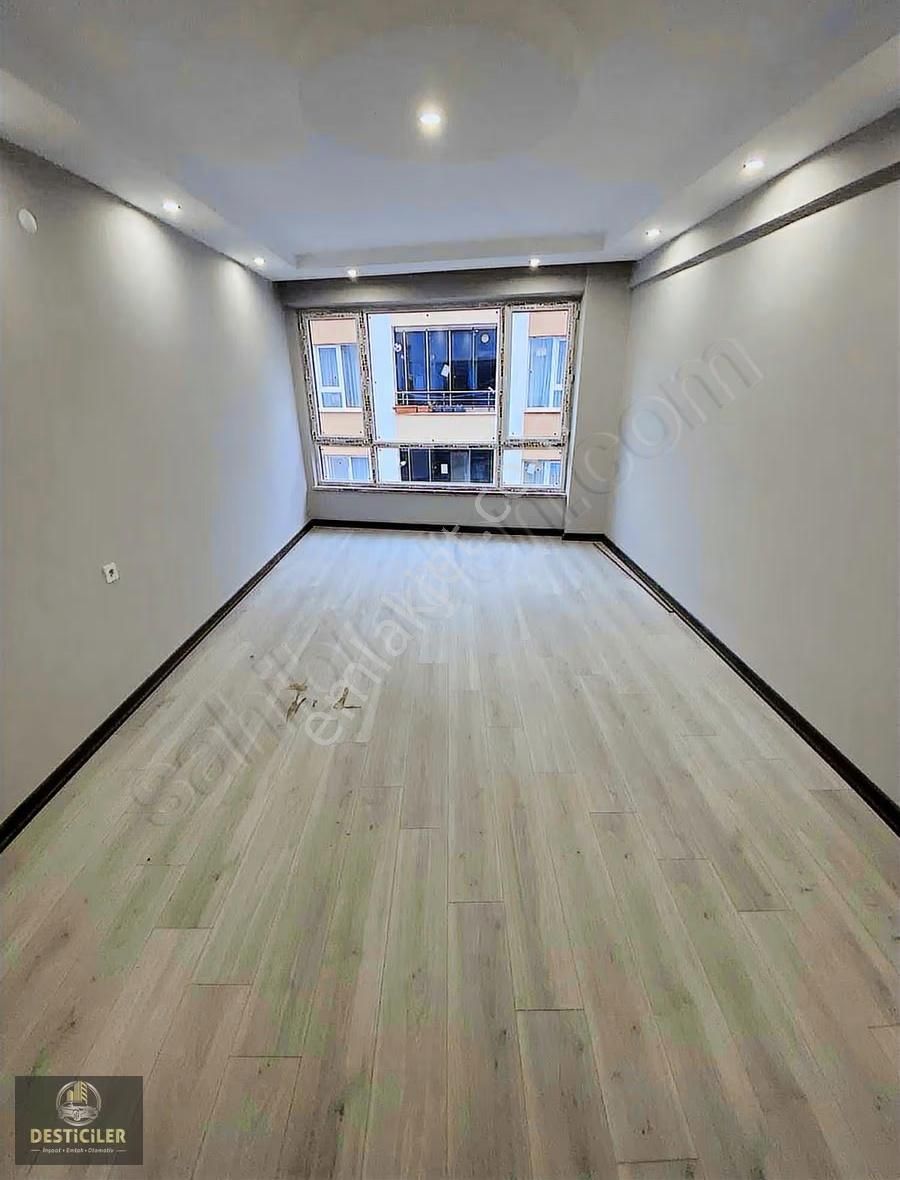 Au-yıldıztepe Ali Çetinkaya Cad.yakını -özel Garajlı-105m2 2+1 - Görsel 8