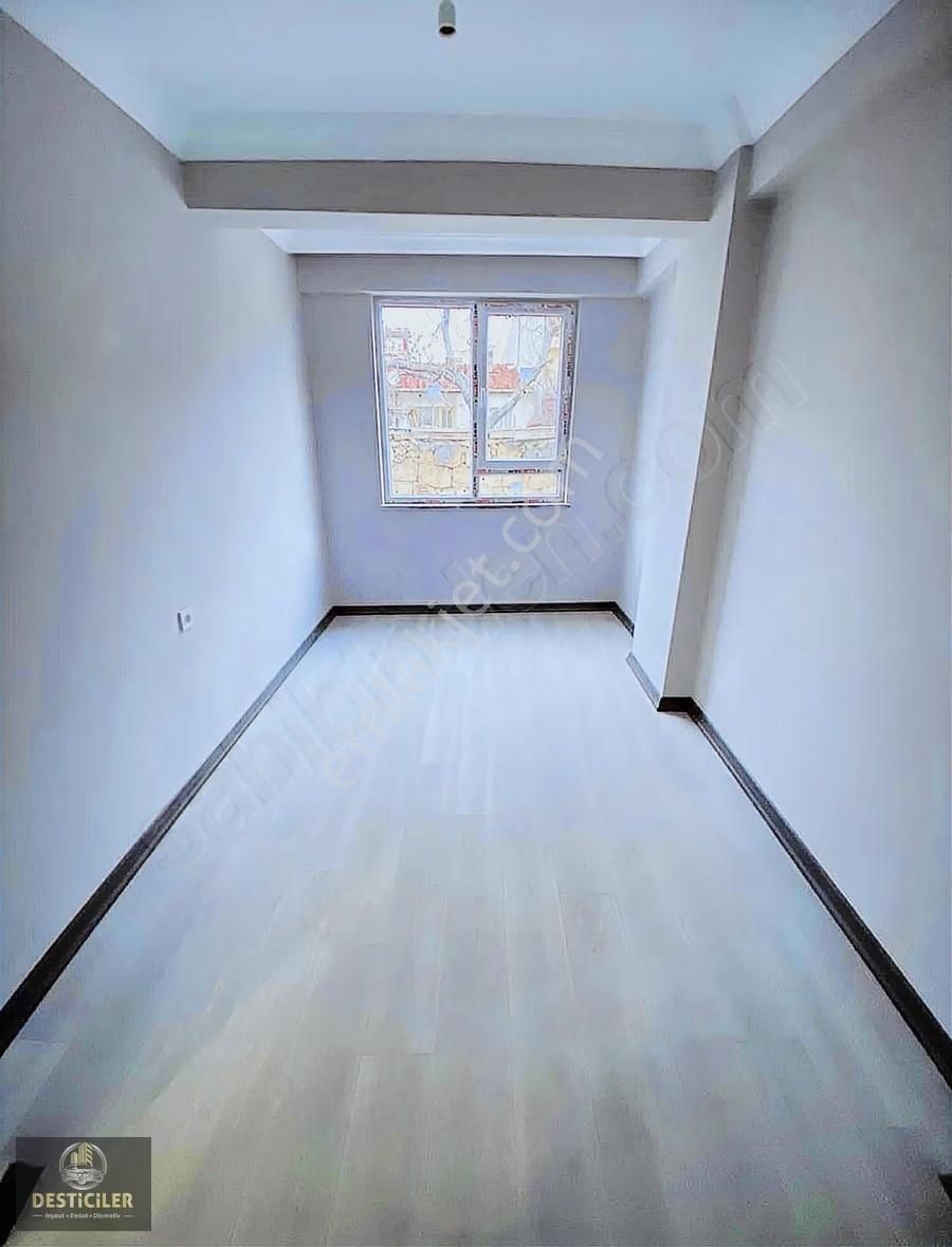 Au-yıldıztepe Ali Çetinkaya Cad.yakını -özel Garajlı-105m2 2+1 - Görsel 13