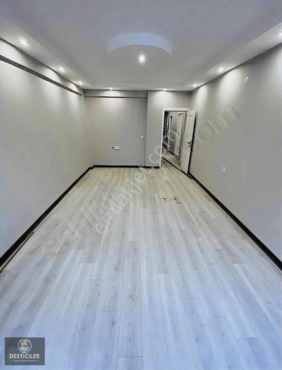 Au-yıldıztepe Ali Çetinkaya Cad.yakını -özel Garajlı-105m2 2+1 - Görsel 3