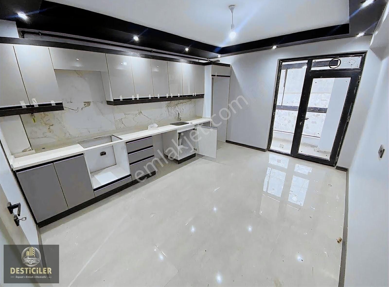 Au-çamlıcada Ebeveyn Banyolu Özel Garajlı 3+1 140m2 Lüx Daireler