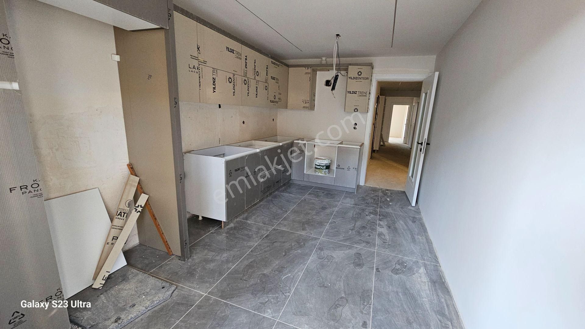 Göçmen Gayrimenkul'denturan Mah.3+1 Sıfır Lüks Arakat - Görsel 3