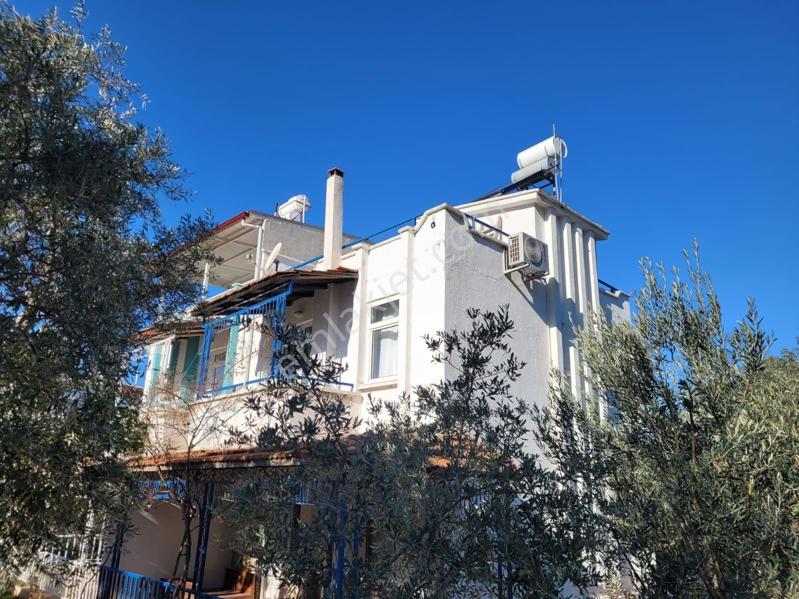 Akbükte 250 Metrekare Arsa İçinde Eşyalı Bahçeli Yazlık - Görsel 6