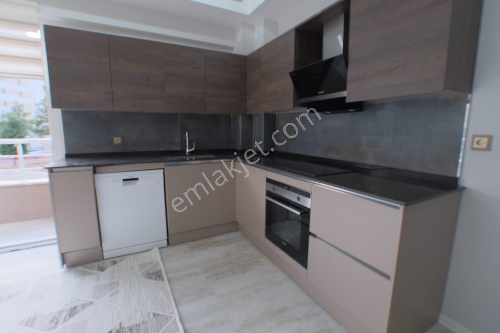 Atatürk Bulv/2,5+1/full Eşyalı/tramvaya Komşu Lüx Kiralık - Görsel 4