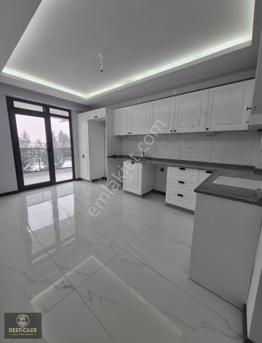 Hg-190 Şarhöyük Mah. Büyük Park Yanı Ö.garajlı Ebeveyn Banyo 3+1