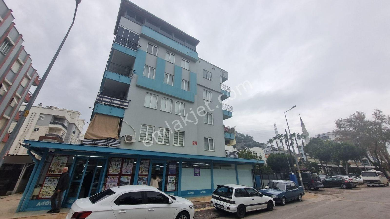 Konyaaltı Hurma Bölgesinde Kiralık Depo