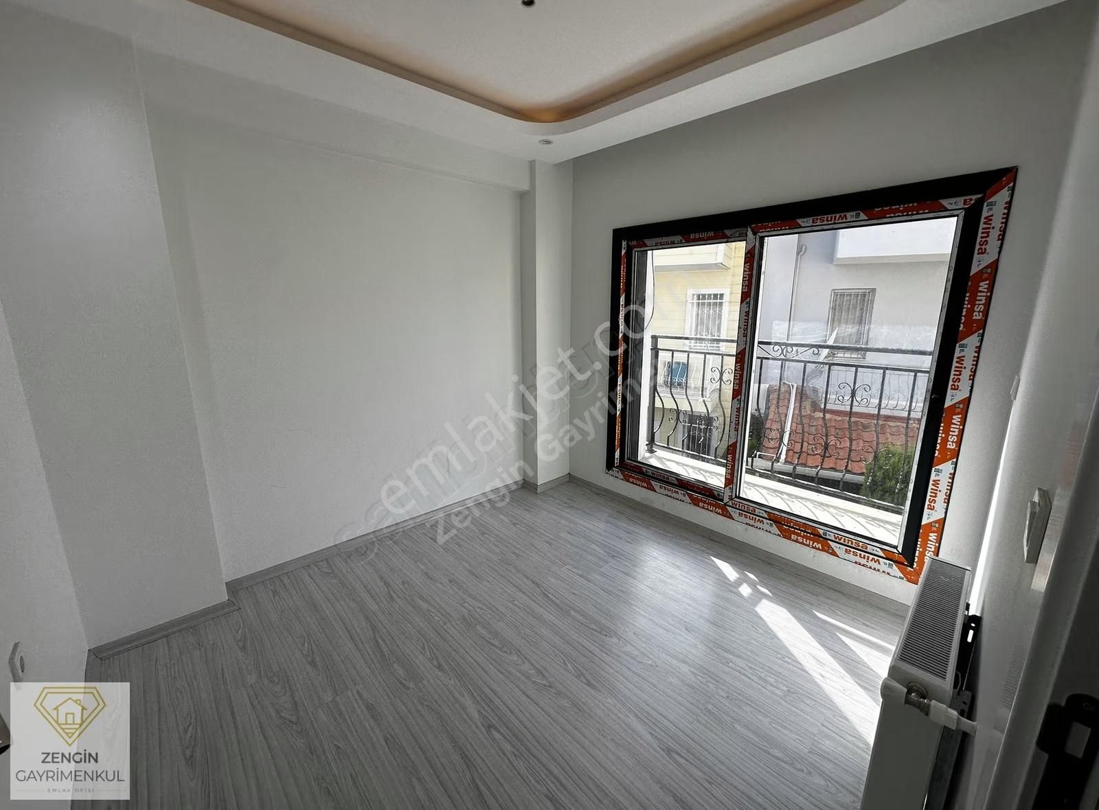 Foça'da Taşınmaya Hazır Köşe Konumlu Satılık Tripleks Villa - Görsel 29