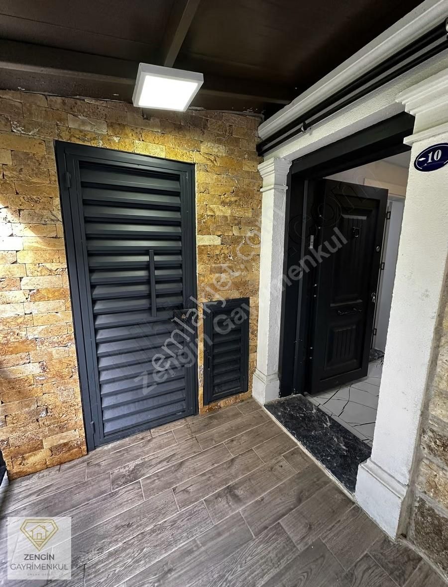 Foça'da Taşınmaya Hazır Köşe Konumlu Satılık Tripleks Villa - Görsel 7