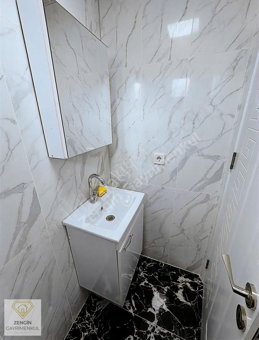 Foça'da Taşınmaya Hazır Köşe Konumlu Satılık Tripleks Villa - Görsel 13