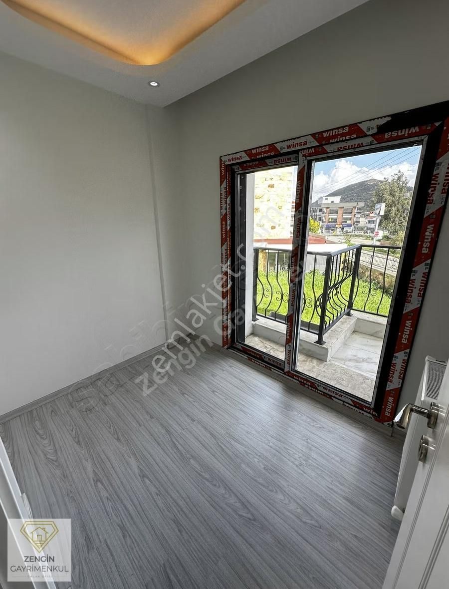 Foça'da Taşınmaya Hazır Köşe Konumlu Satılık Tripleks Villa - Görsel 15