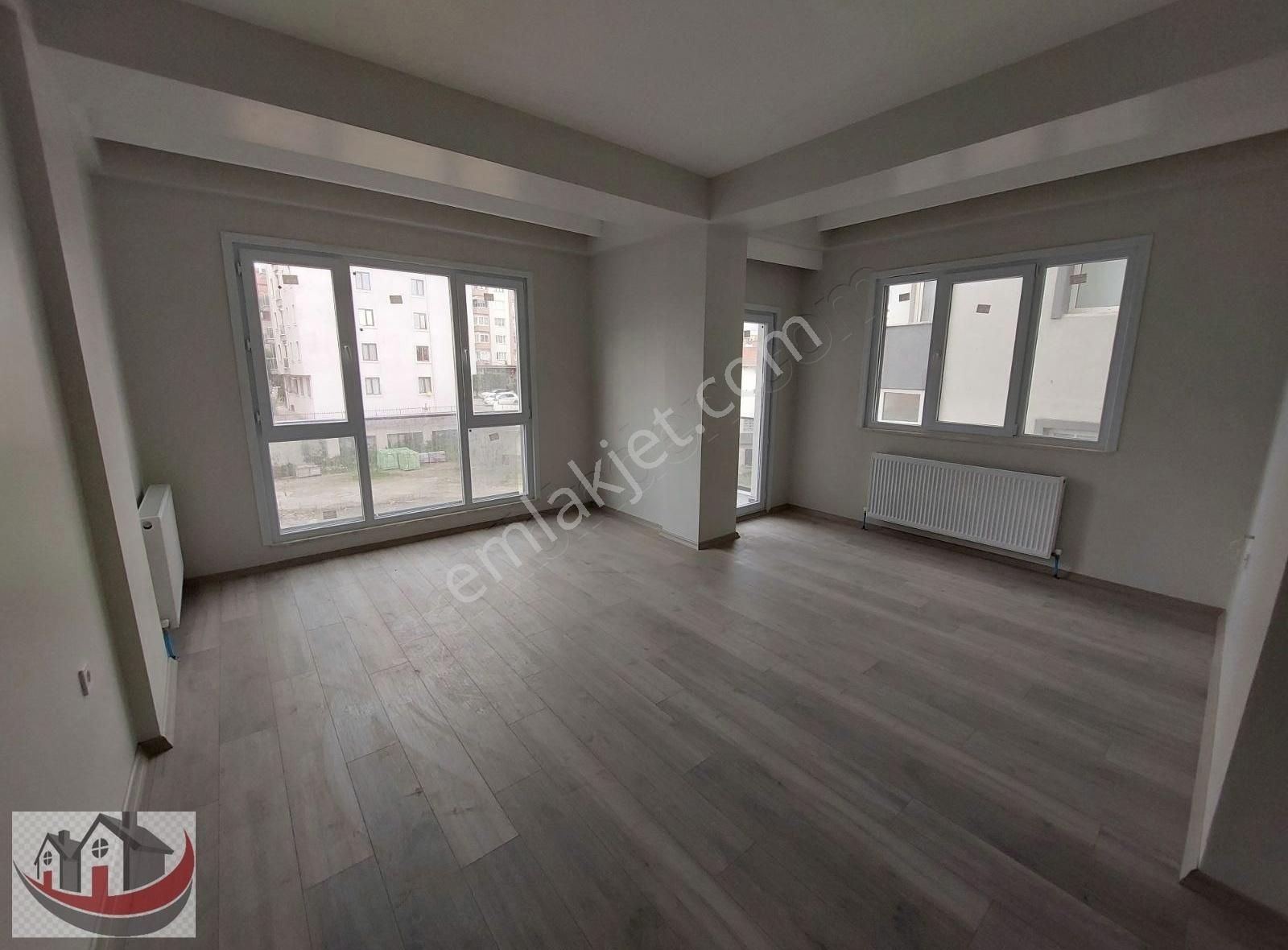 Güneyden Metroya 5 Dakika Yürüme Sıfır 2+1.85m2 Arakat Daire - Görsel 3