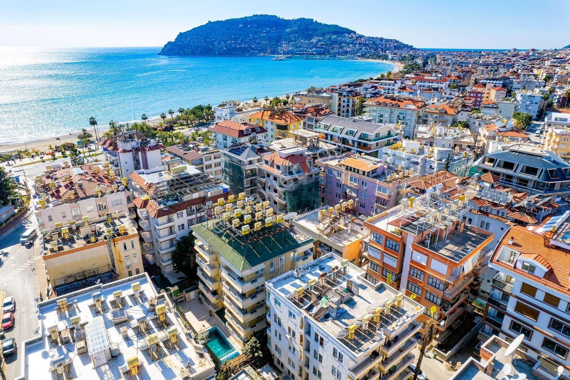 Alanya Güllerpinarı’nda | Denize 100 M | Aynı Binada 2 Daire Satılık