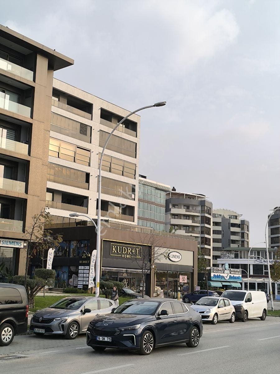 Ahmet Taner Kışlalı Bulvarda Kiralık 3+1 Daire