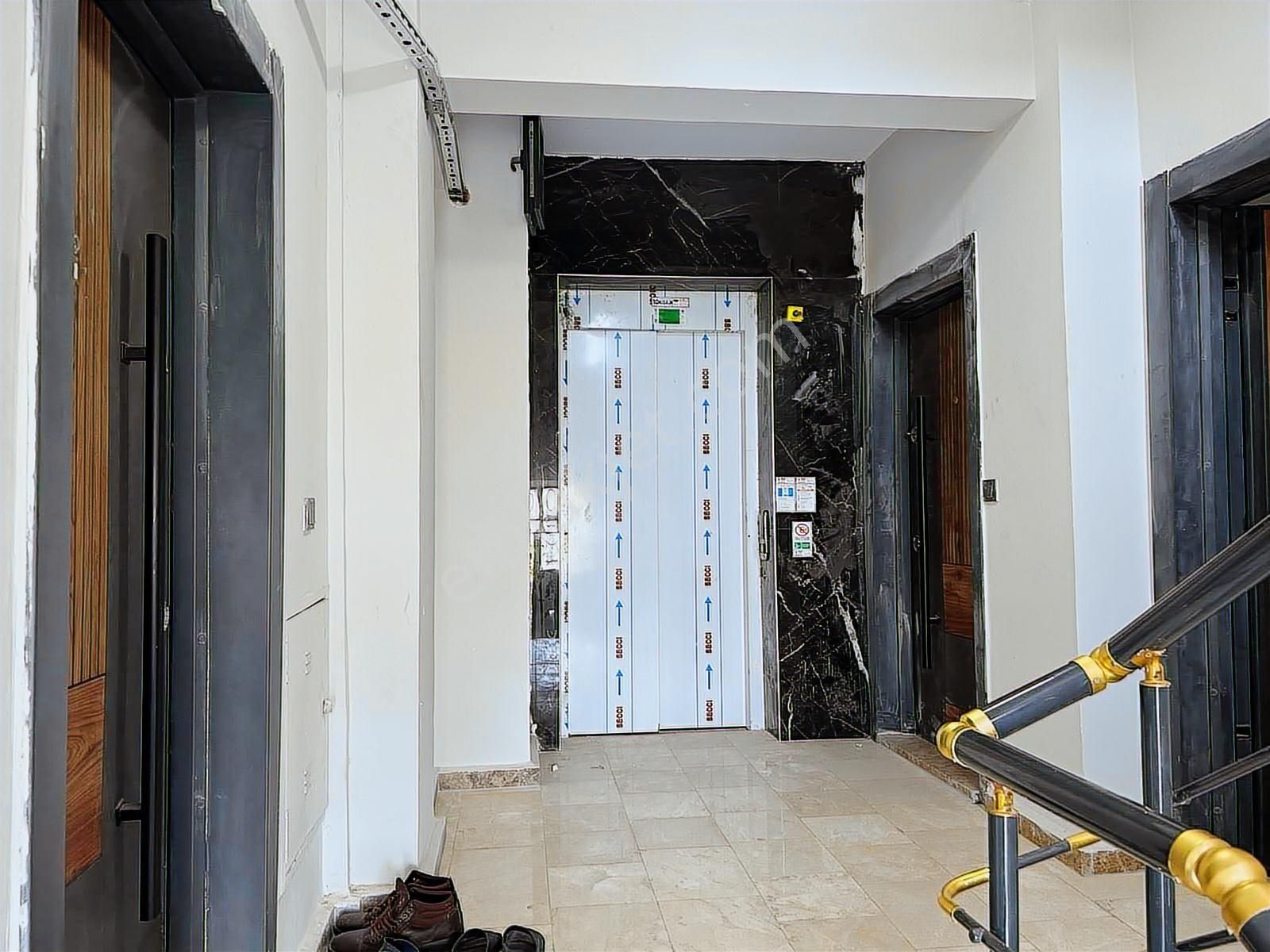 Thor'dan Akdeniz Hürriyet Mah Kazanlı İlkokul Civarı Satılık 2+1 - Görsel 3